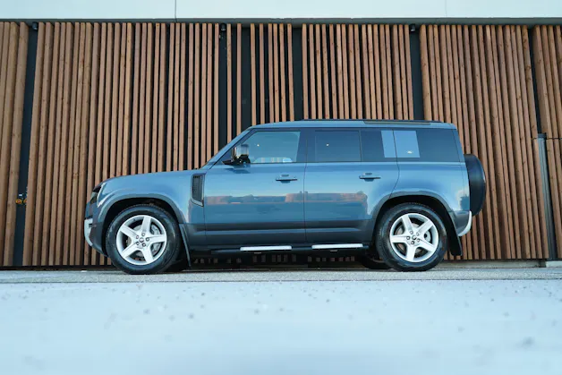 Land Rover DEFENDER 110 3.0 D I6 300 X-DYNAMIK HSE AWD AT8 l 300 PS