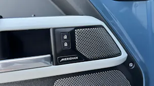 Land Rover DEFENDER 110 3.0 D I6 300 X-DYNAMIK HSE AWD AT8 l 300 PS