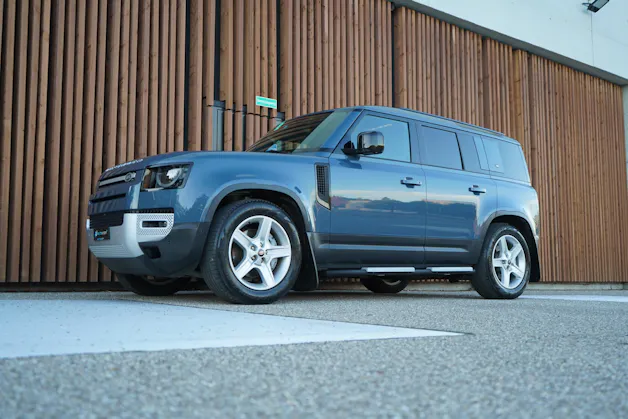 Land Rover DEFENDER 110 3.0 D I6 300 X-DYNAMIK HSE AWD AT8 l 300 PS