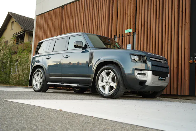 Land Rover DEFENDER 110 3.0 D I6 300 X-DYNAMIK HSE AWD AT8 l 300 PS