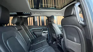 Land Rover DEFENDER 110 3.0 D I6 300 X-DYNAMIK HSE AWD AT8 l 300 PS