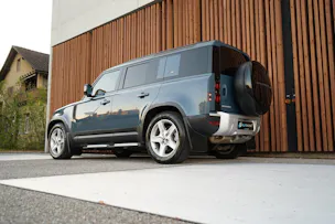 Land Rover DEFENDER 110 3.0 D I6 300 X-DYNAMIK HSE AWD AT8 l 300 PS