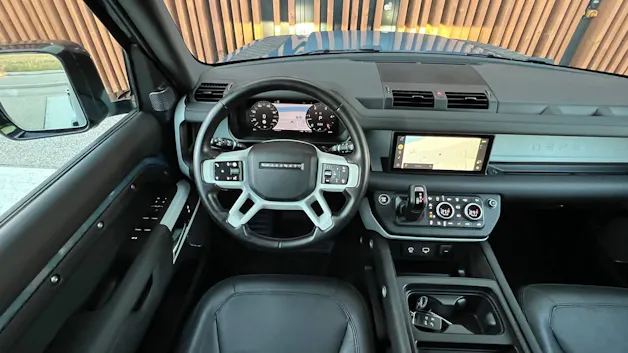 Land Rover DEFENDER 110 3.0 D I6 300 X-DYNAMIK HSE AWD AT8 l 300 PS