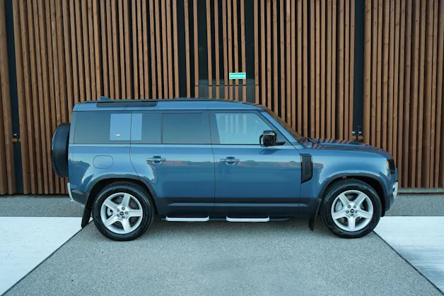 Land Rover DEFENDER 110 3.0 D I6 300 X-DYNAMIK HSE AWD AT8 l 300 PS