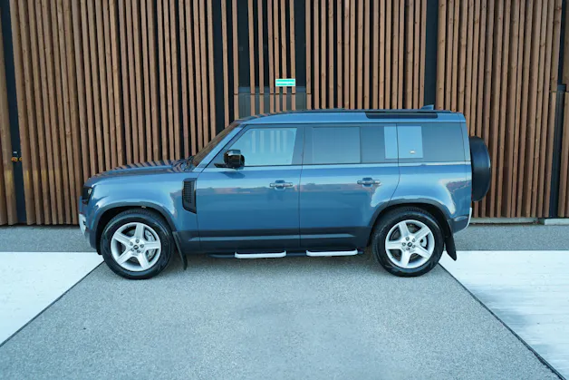 Land Rover DEFENDER 110 3.0 D I6 300 X-DYNAMIK HSE AWD AT8 l 300 PS