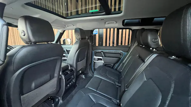 Land Rover DEFENDER 110 3.0 D I6 300 X-DYNAMIK HSE AWD AT8 l 300 PS