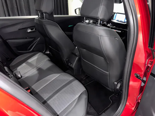 PEUGEOT 208 1.2 PureTech Allure Pack EAT8 | 1.Hand |