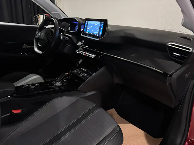 PEUGEOT 208 1.2 PureTech Allure Pack EAT8 | 1.Hand |