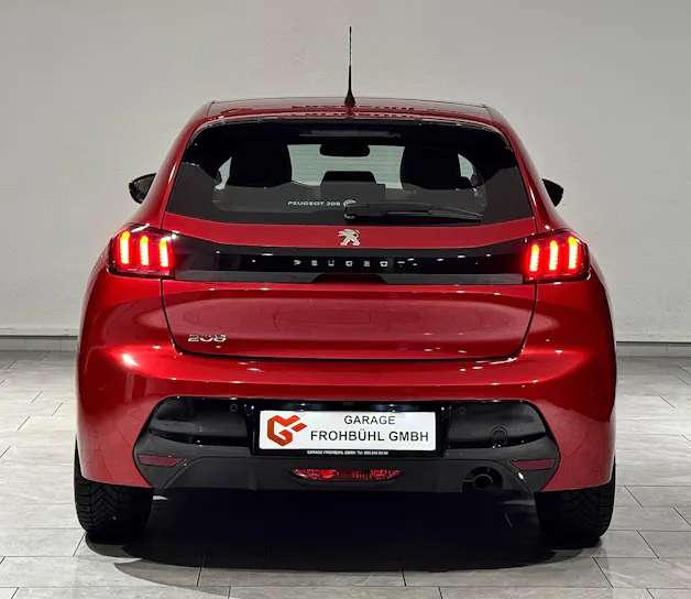 PEUGEOT 208 1.2 PureTech Allure Pack EAT8 | 1.Hand |