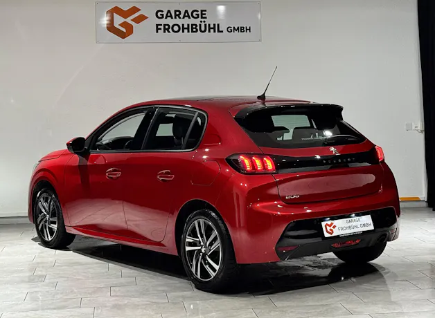 PEUGEOT 208 1.2 PureTech Allure Pack EAT8 | 1.Hand |