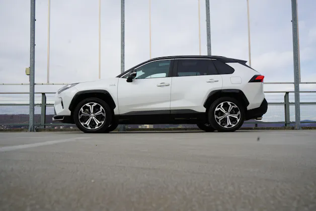 Toyota RAV-4 2.5 PHEV GR SPORT E-CVT 4WD l 306 PS