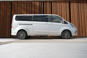 FORD TOURNEO CUSTOM 320 L2H1 TITANIUM X AUTOMAT l 170 PS