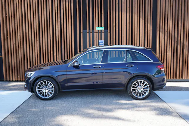 MERCEDES-BENZ GLC 300 D AMG LINE 4MATIC 9G-TRONIC l 245 PS