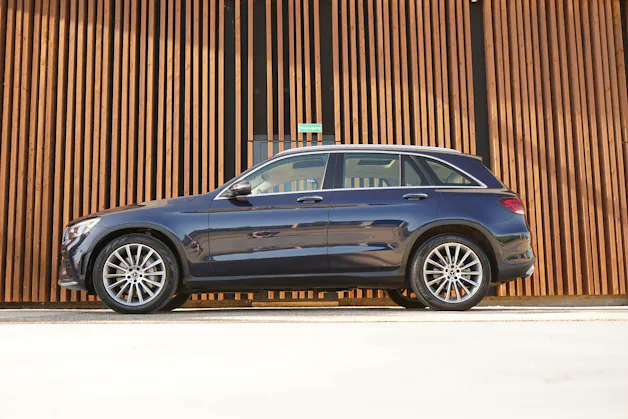 MERCEDES-BENZ GLC 300 D AMG LINE 4MATIC 9G-TRONIC l 245 PS
