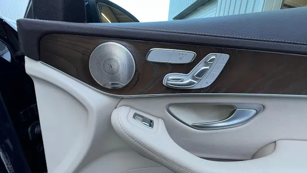MERCEDES-BENZ GLC 300 D AMG LINE 4MATIC 9G-TRONIC l 245 PS