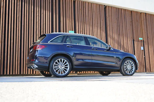 MERCEDES-BENZ GLC 300 D AMG LINE 4MATIC 9G-TRONIC l 245 PS