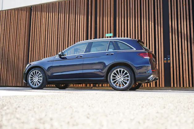 MERCEDES-BENZ GLC 300 D AMG LINE 4MATIC 9G-TRONIC l 245 PS