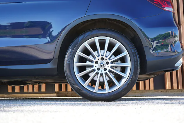MERCEDES-BENZ GLC 300 D AMG LINE 4MATIC 9G-TRONIC l 245 PS