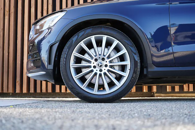 MERCEDES-BENZ GLC 300 D AMG LINE 4MATIC 9G-TRONIC l 245 PS