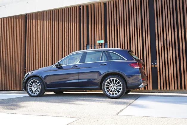 MERCEDES-BENZ GLC 300 D AMG LINE 4MATIC 9G-TRONIC l 245 PS