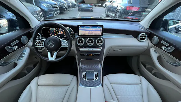 MERCEDES-BENZ GLC 300 D AMG LINE 4MATIC 9G-TRONIC l 245 PS