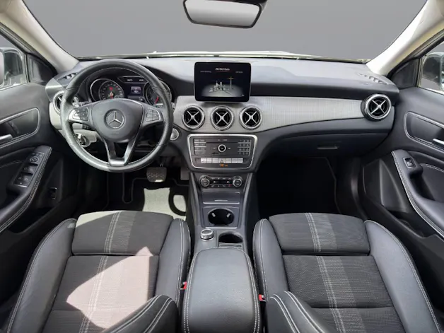 MERCEDES-BENZ GLA 200 Urban