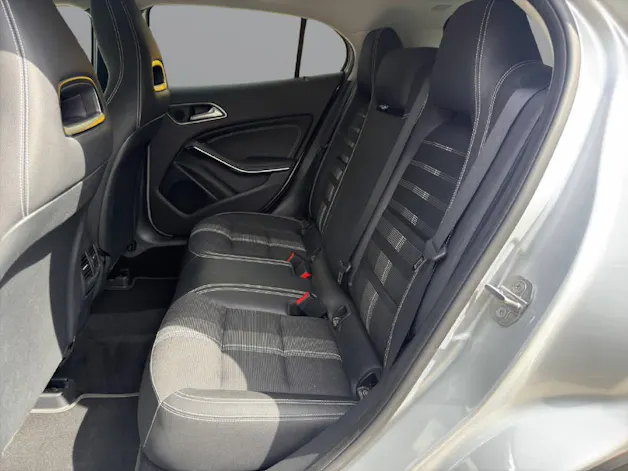MERCEDES-BENZ GLA 200 Urban
