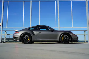 PORSCHE 911 TURBO S PDK BLACK MOSHAMMER l 560 PS