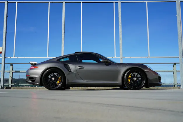 PORSCHE 911 TURBO S PDK BLACK MOSHAMMER l 560 PS