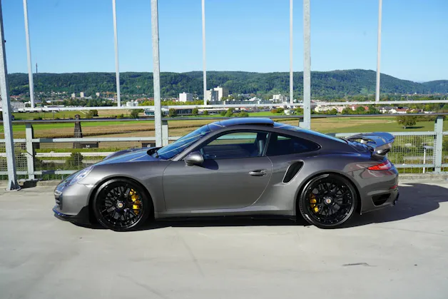 PORSCHE 911 TURBO S PDK BLACK MOSHAMMER l 560 PS