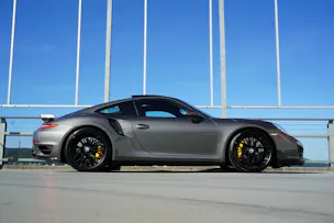 PORSCHE 911 TURBO S PDK BLACK MOSHAMMER l 560 PS