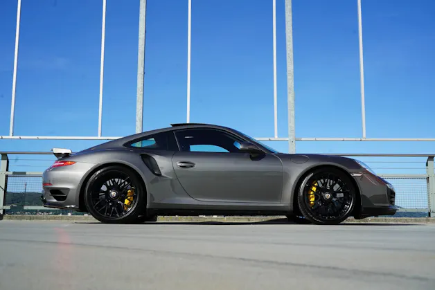 PORSCHE 911 TURBO S PDK BLACK MOSHAMMER l 560 PS