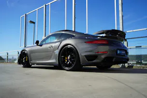 PORSCHE 911 TURBO S PDK BLACK MOSHAMMER l 560 PS