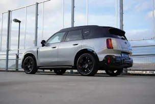 MINI COUNTRYMAN S ALL4 STEPTRONIC JCW BLACK l 217 PS