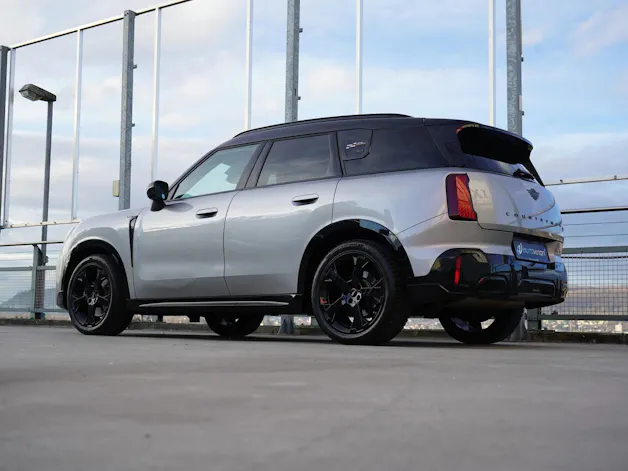 MINI COUNTRYMAN S ALL4 STEPTRONIC JCW BLACK l 217 PS