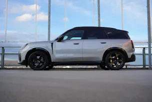 MINI COUNTRYMAN S ALL4 STEPTRONIC JCW BLACK l 217 PS