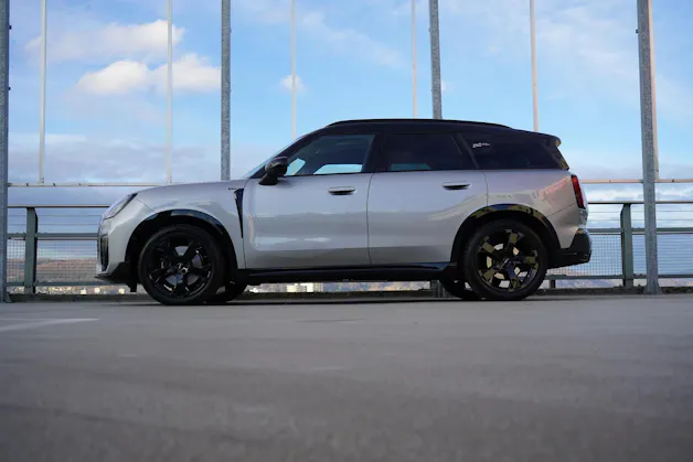 MINI COUNTRYMAN S ALL4 STEPTRONIC JCW BLACK l 217 PS