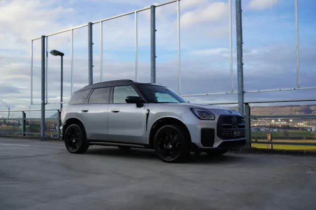 MINI COUNTRYMAN S ALL4 STEPTRONIC JCW BLACK l 217 PS