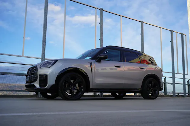MINI COUNTRYMAN S ALL4 STEPTRONIC JCW BLACK l 217 PS