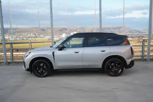 MINI COUNTRYMAN S ALL4 STEPTRONIC JCW BLACK l 217 PS