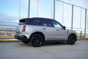 MINI COUNTRYMAN S ALL4 STEPTRONIC JCW BLACK l 217 PS