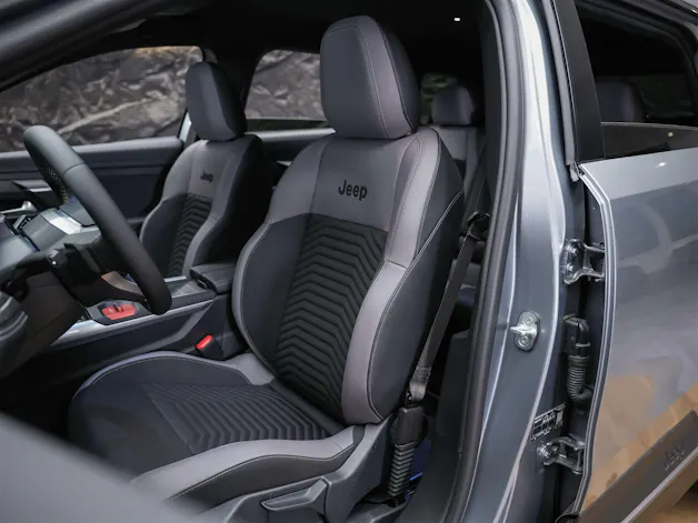 JEEP Compass 1.2 T e-Hybrid First Edition *SOFORT Verfügbar*Werksgarantie*Matrix-LED*Lenkradheizung*