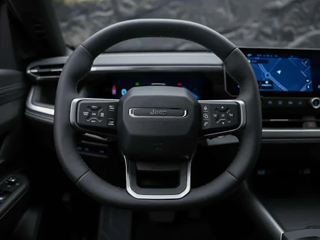JEEP Compass 1.2 T e-Hybrid First Edition *SOFORT Verfügbar*Werksgarantie*Matrix-LED*Lenkradheizung*