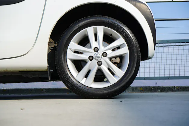 Toyota iQ3 1.33 DUAL VVT-i MULTIDRIVE l 98 PS