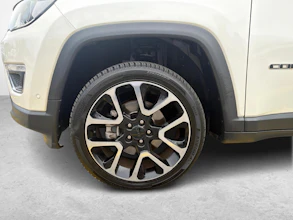https://vehicle.imgix.net/4469267/3b641ca4-5161-44f1-9a47-af20977ab460.jpg