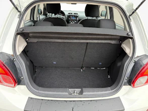 https://vehicle.imgix.net/4469314/118ee1e0-6342-492a-98d4-9a95b524d432.jpg