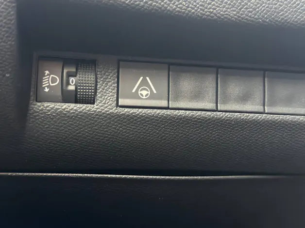 PEUGEOT 2008 e-Allure