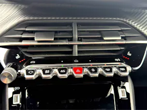 PEUGEOT 2008 e-Allure