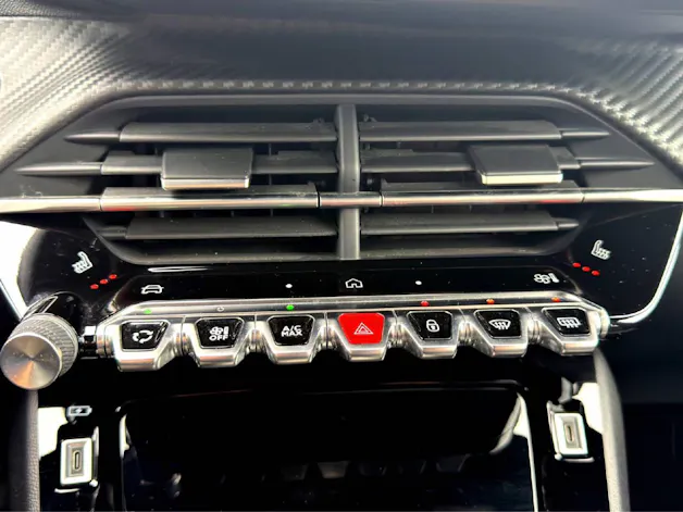 PEUGEOT 2008 e-Allure