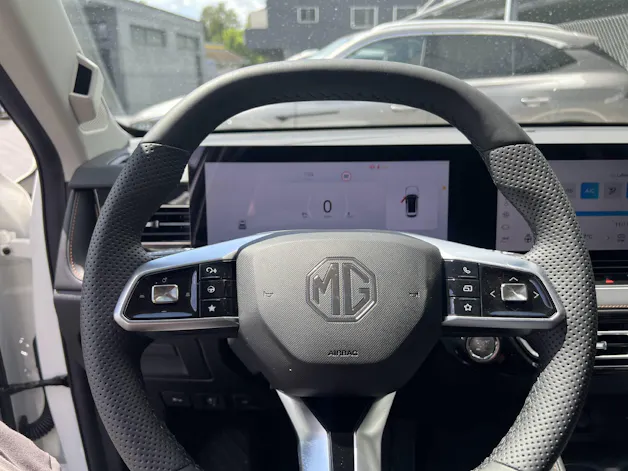 MG HS 1.5 PHEV Luxury